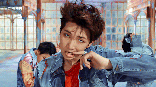 ksjknj:smile, say ‘I love you’