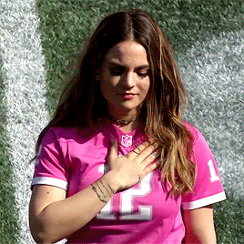 catherinemiddletons:JoJo Performs the National Anthem at Gillette Stadium | October
