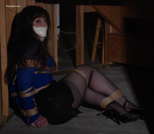 bondagehedgehog:Elizabeth Andrews adult photos