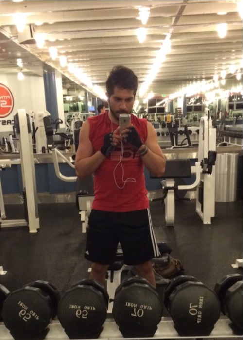 bromancing-the-stone:  Gym selfies 