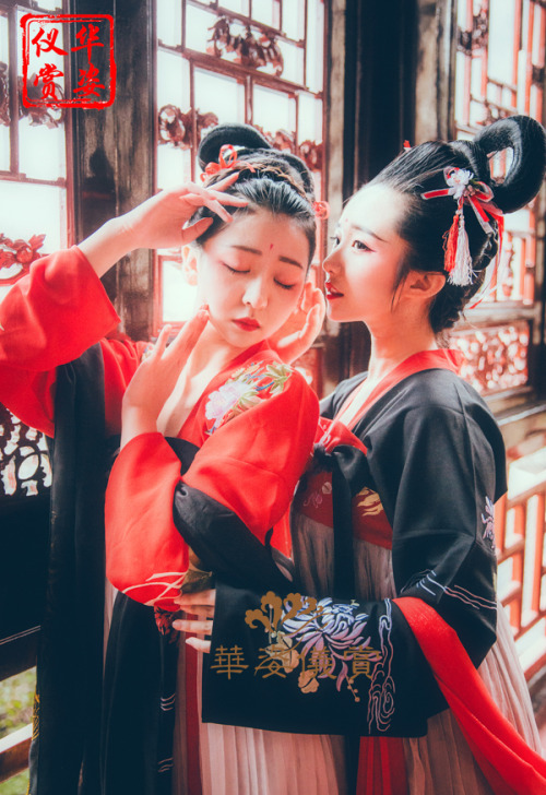 Hanfu: tang dynasty ruqun & ming dynasty aoqun by 华姿仪赏.