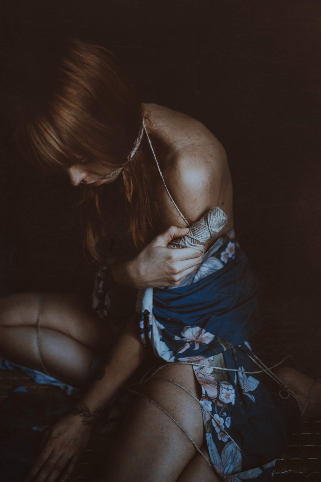 elenastrawberry:It’s too  late to speak…