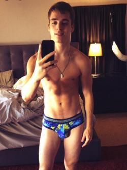 dreamyfitboys:  Him and more at Dreamy Fit Boys (18 )