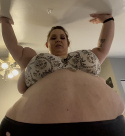 cavscoutt:Now this super sexy SSBBW she gets better every time I find a photo of