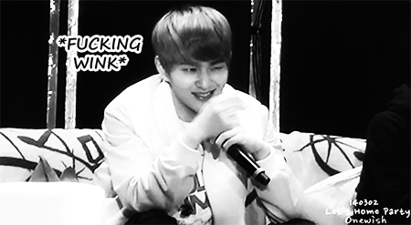 letstalkaboutjinki:  How Lee Jinki messes with us… cr: Onewish1214 