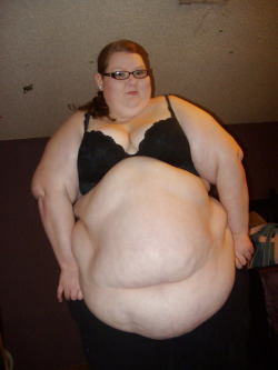 bigssbbwgirl:  bigssbbwgirl.tumblr.com