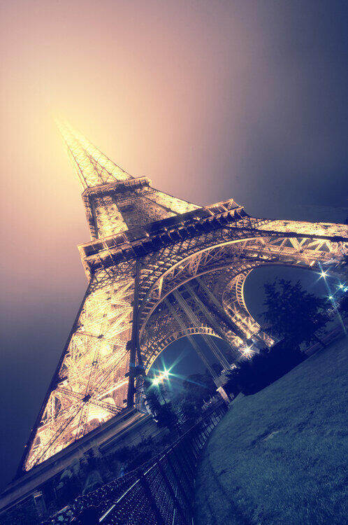 kimmjaja:  Torre eIffel. on We Heart It. http://weheartit.com/entry/56254295/via/Camieizen
