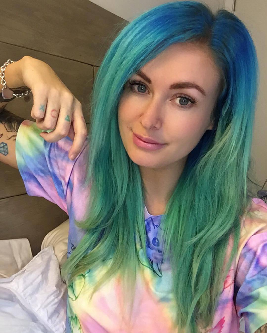 feelin cute af and ready for taco tuesday after getting new lashes from @gby_beauty