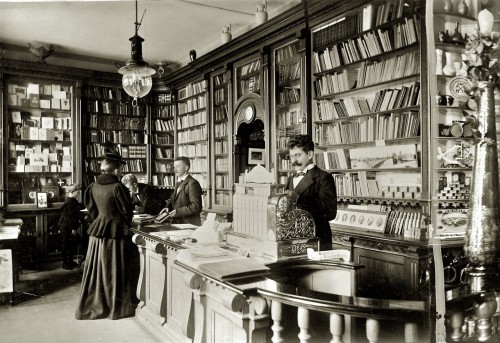 unefemmediscrete: Denmark Bookstore , Circa 1899 .