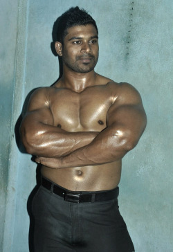 indianbears: HOT INDIAN MUSCLE BEAR.  If