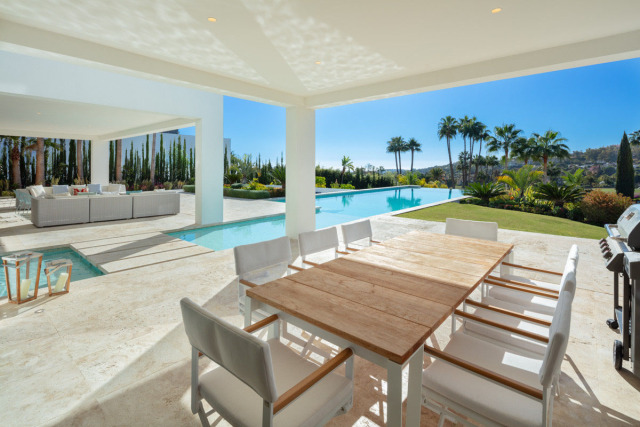 Exploring a 6-Bedroom Luxury Villa in Marbella’s Golf Valley