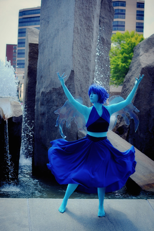 cowbuttcrunchies:  I hear you laughing, saying: “Darlin’, there’s no need to fear. You know how to swim.Lapis Lazuli / Cowbutt Crunchies Cosplay (Facebook) 