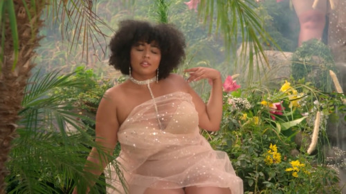 that-mv-aesthetic:Lizzo - Scuse Me