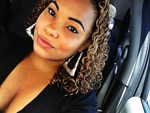 heyriahh:  Freckle face  This girl’s freckles are gorgeous!