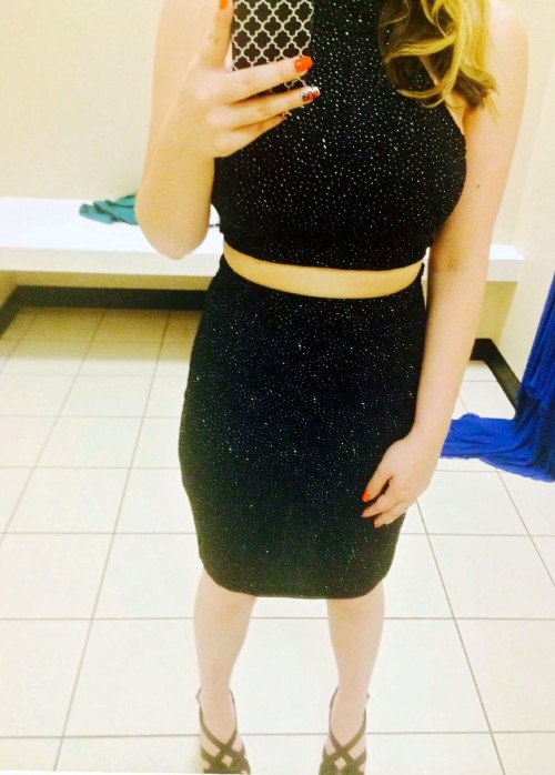 happyhumps:  Hi Everyone,I am back with more pics!Check part 2 on my blog for more pictures.I hope you enjoy my pics ;)Reblog if you like my pics and want MORE!Enjoy! xoxoxo -Ashley @ HappyHumps.tumblr.com