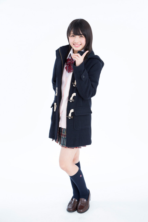 beolab5: Posing Schoolgirl - Owada Nana (大和田南那) AKB48