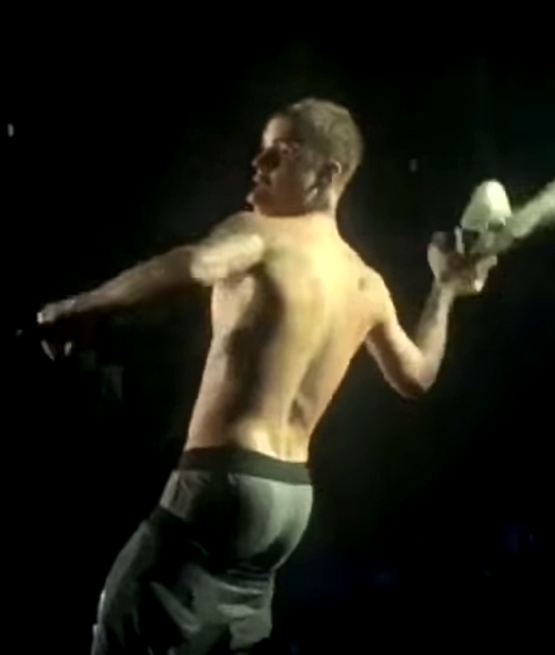 justinbieberbooty:Can’t get enough of that ass Justin