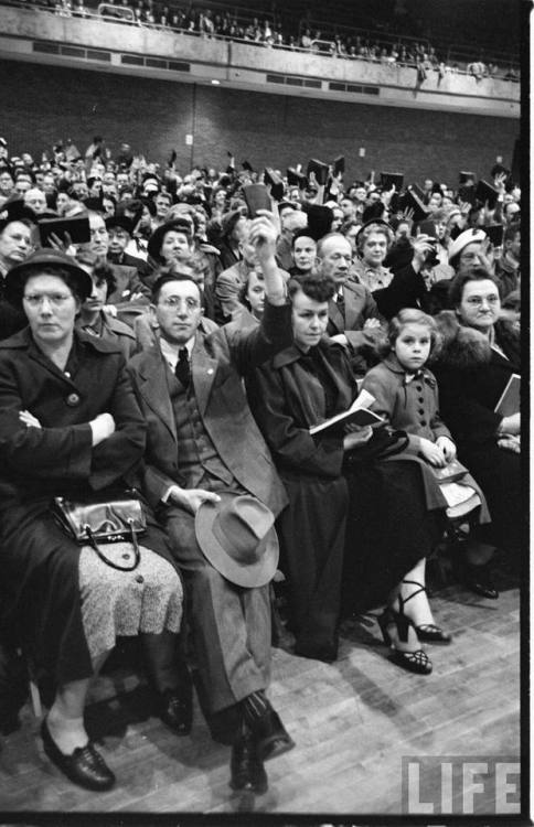 Audience at a Billy Graham revival in Washington DC(Mark Kauffman. 1952)