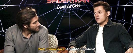rebelmeg:  gyllenhaaldaily: (x) I love that A) Jake Gyllenhaal is VERY STRESSED about