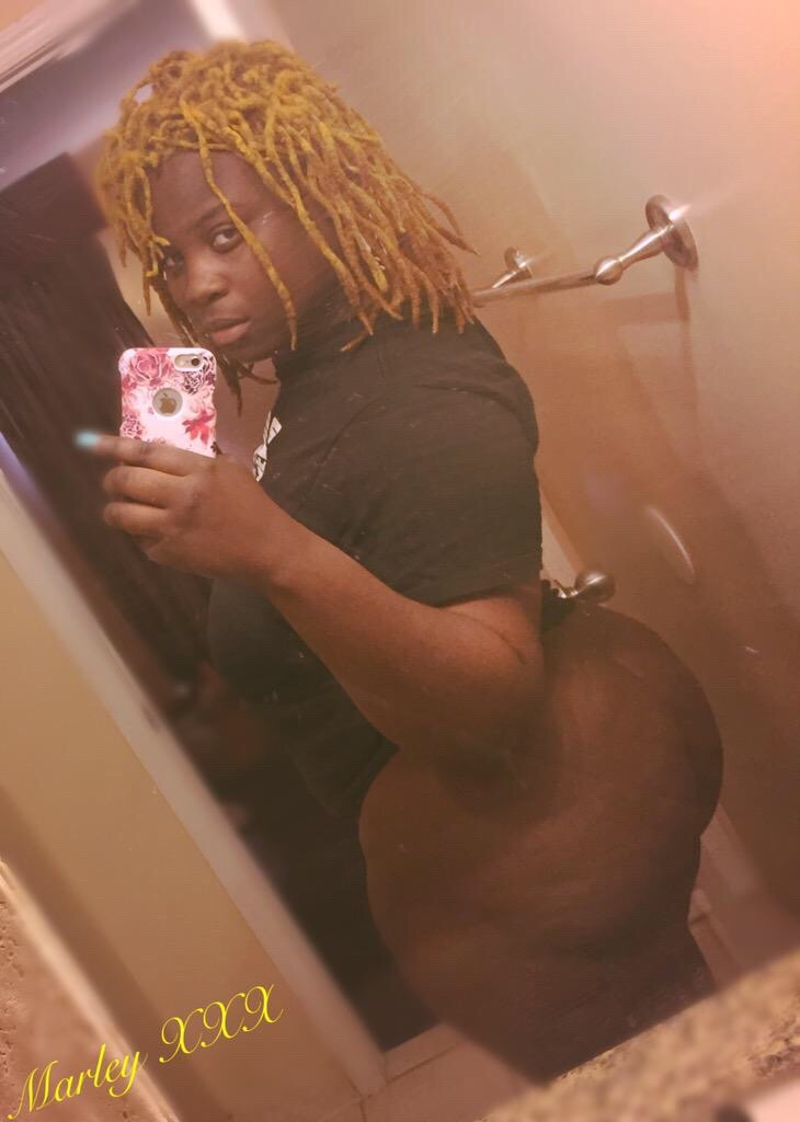 dumptruckthicc:  I wanna eat that booty💕💞💕💞