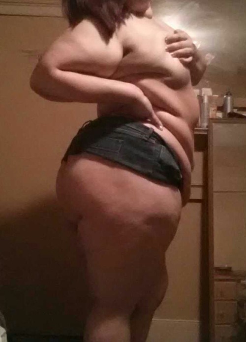 kissmyfatclit:  Ass so fat ;)  Ass so delicious^_^