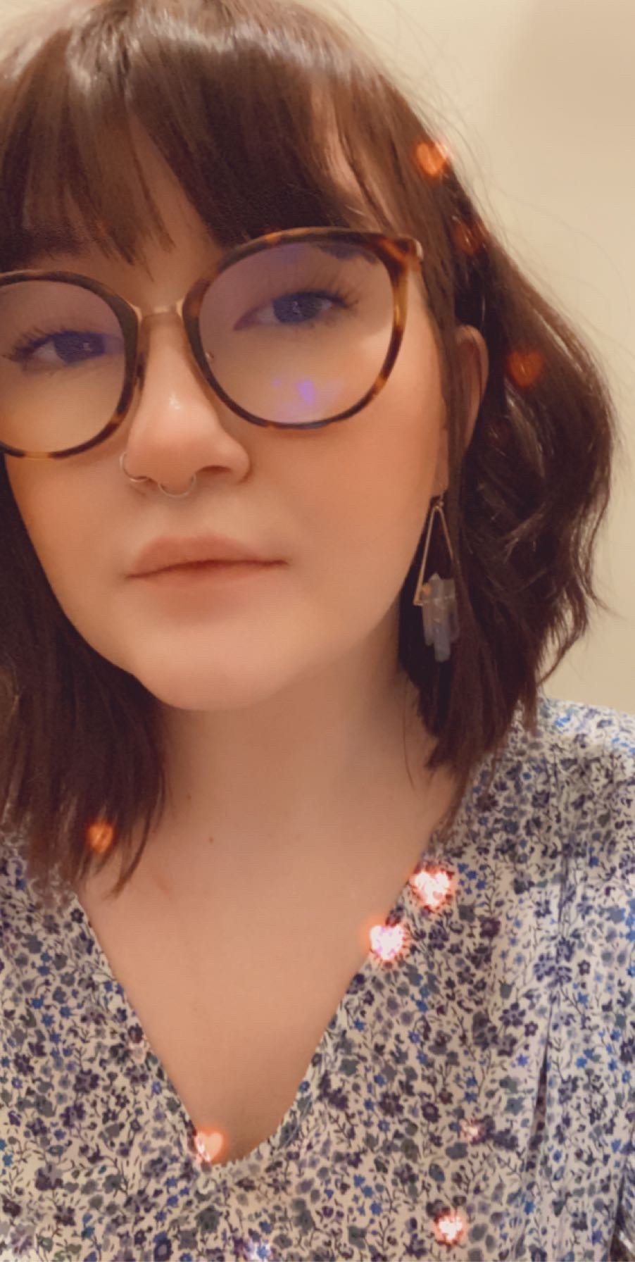 your-garden-variety-fangirl:I don’t really celebrate Valentine’s Day, but I do rlly love all the filters that it brings along. 🌈❤️🌹