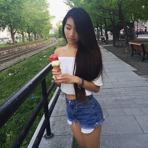 whitecolonization: world-of-asian-beauties:  @1bambei (at Montreal, Quebec)  Now there’s some prime 