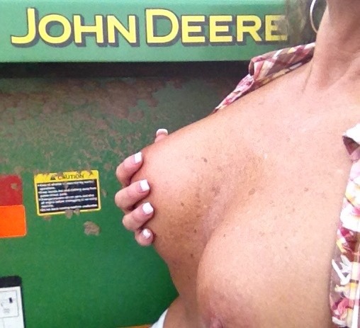 tylerstrouble:  Take me for a ride on your big green tractor! 