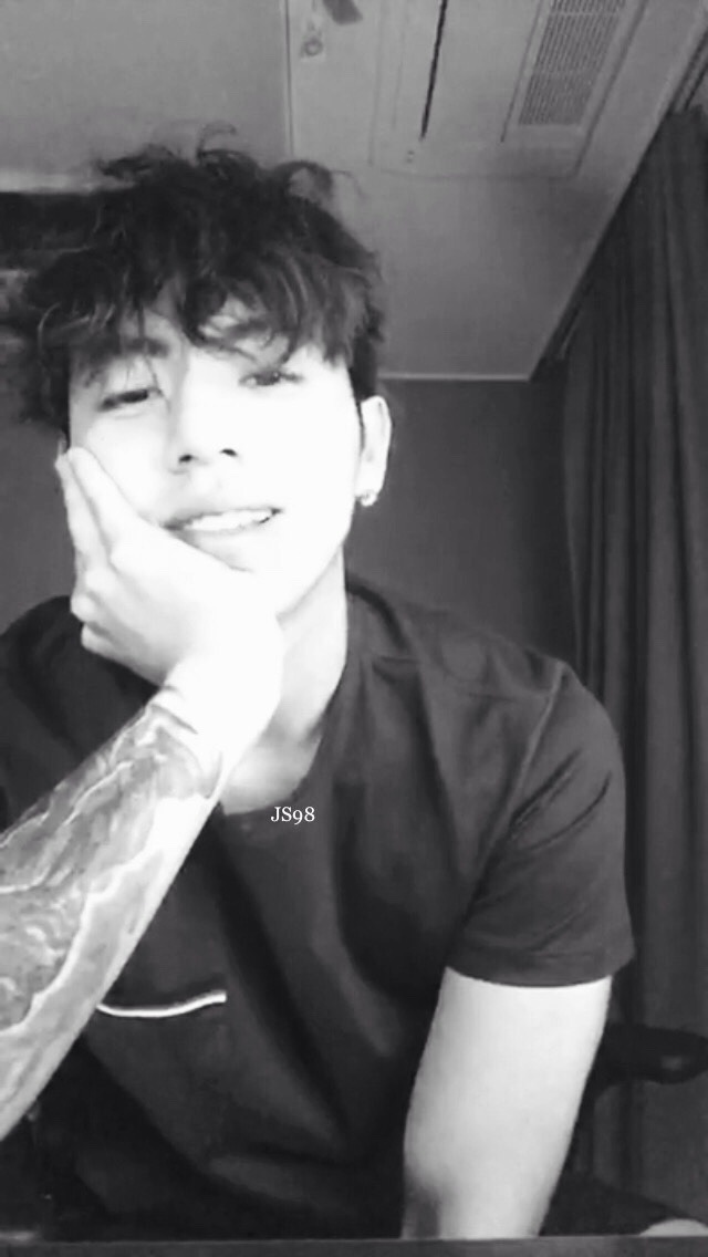 aomg-dream-team-baby: CHRISTIAN YU 22052017  He did a little Q&amp;A, answered