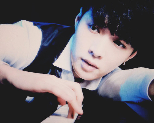 parkchny:  LAY - Contemporary Pop magazine Weibo update.  