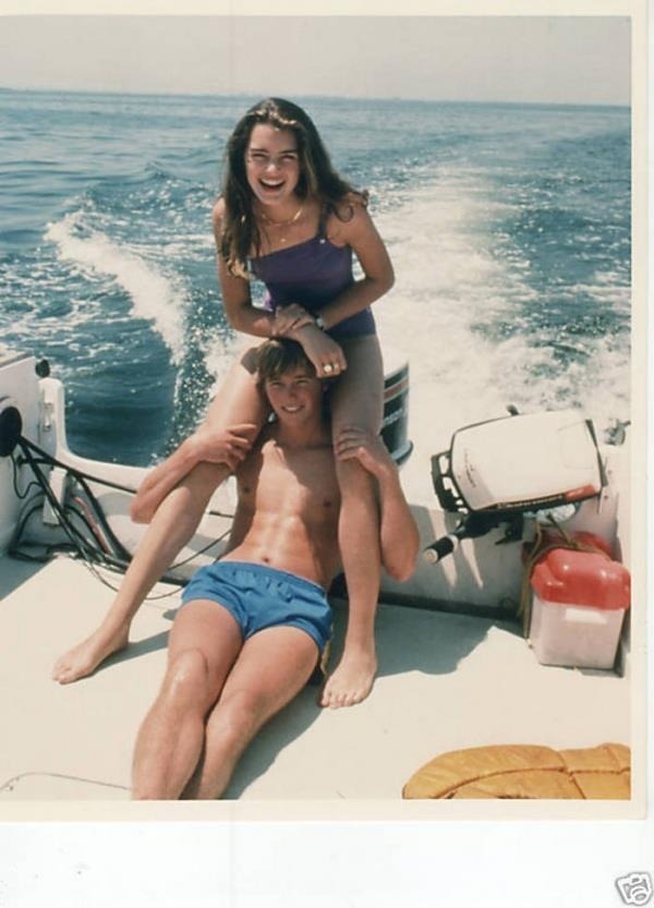 brooklyn-roses:  supermodelgif:  Brooke Shields &amp; Christoper Atkins in Fiji