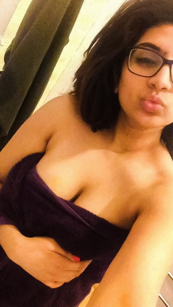 dashboyx:  Indian Desi black nipple slut …. 