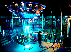 aaronpaauls-deactivated20141206:  It’s called the TARDIS. It can travel anywhere