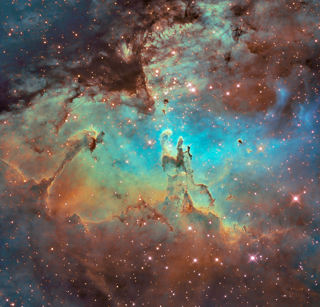 te5seract:   Piliers de la creation SHO Hubble8   ngc 7822 SHO 33h15-2015v3    Ic