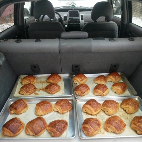 A pan rack would not be a bad aftermarket add-on for a Prius. #baking  www.instagram.com/p/B