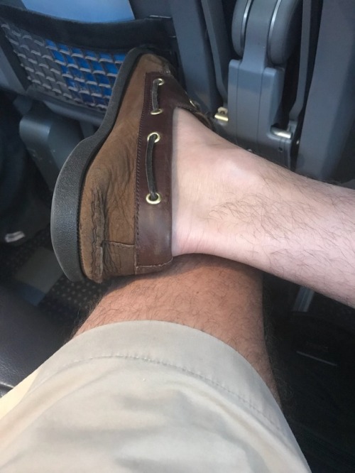 sperrysdc:My sperrys are flying AA today.