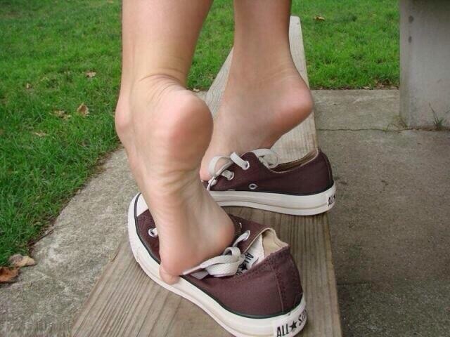 youwantmyfeet:  http://youwantmyfeet.tumblr.com/ 