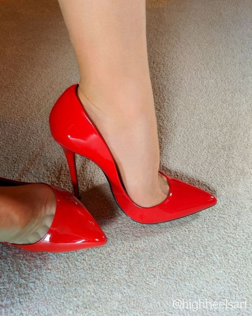 Hot Tuesday #hottuesday #highheels #highheelpumps #redpumps #stilettos #stilettoheels #stilettopumps