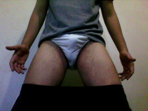 Lazying at home with my friend NIcolas, i decided to pants him!!!!!! WHAT A SURPRISED!!! HE WAS WEAR