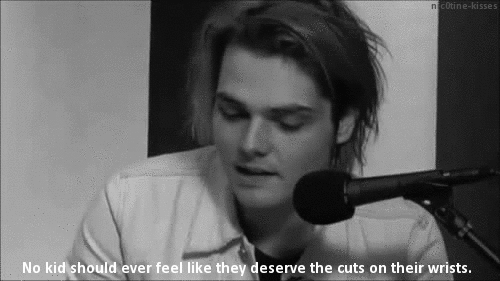A Collection Gerard Being So Fricking Awesome