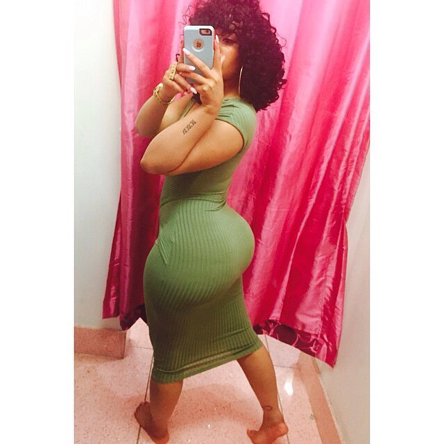 worldstarhoney:  @missbebeblanco 🍰 by 4thicksake Bitches Freaking Off On Cam Live!