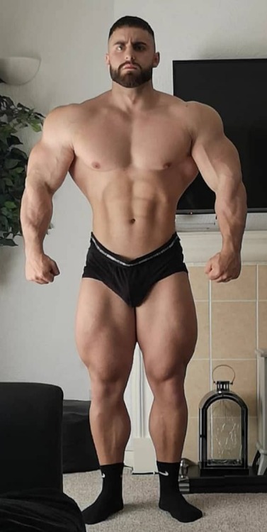 hn6hus: Tyler Cooke IG@tylercookezilla