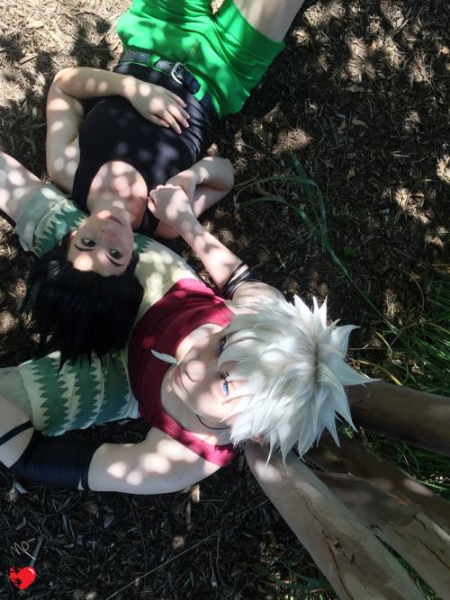 Gon annoying Killua during their date.Otakon MatsuriGon: http://amisgurumis.tumblr.com/Photographer: