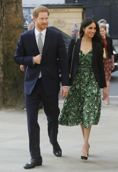 Meghan and Harry at The Invictus Sydney ReceptionAlexander McQueen ‘Grain de Poudre’ Blazer Self Por