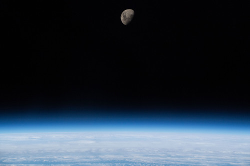 just–space:Waxing Gibbous Moon Above Earth’s Limb : The waxing gibbous moon is pictured above 