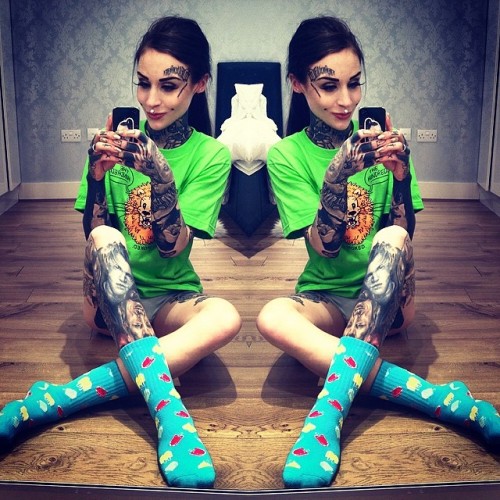monamifrost:  @thehundreds ice lolly socks and stoked lion T. 💣 colourful me 🙊 
