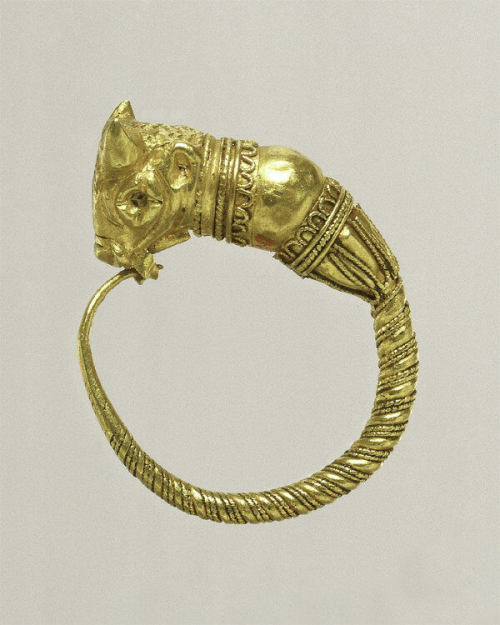 met-greekroman-art:Gold earring with head of a bull, Metropolitan Museum of Art: Greek and Roman Art