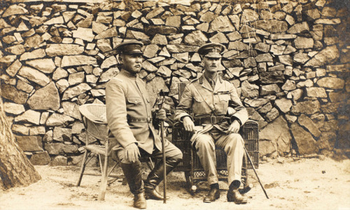 Japanese General Kamio Mitsuomi and British General Nathaniel Barnardiston at the Siege of Tsingtao,