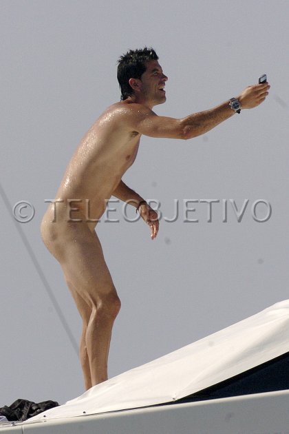 sportyboyblog: Spanish Goalkeeper Pedro Contreras caught naked with Betis teammates!!!