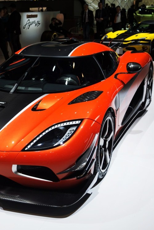 myheartpumpspetrol: Agera RS | Source